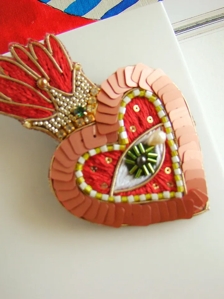 Heart eye brooch, embroidered brooch, beaded heart brooch
