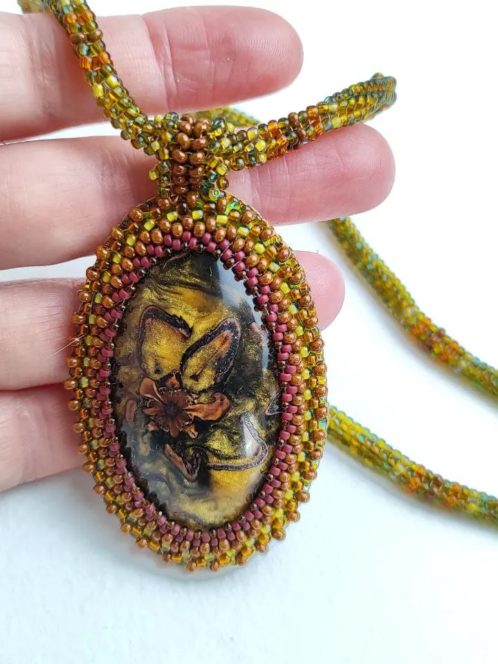 Green necklace pendant beaded boho