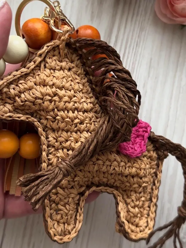 Beaded horse Keychain with Metal Chain – Stylish Bag or Key Accessory, crochet pony