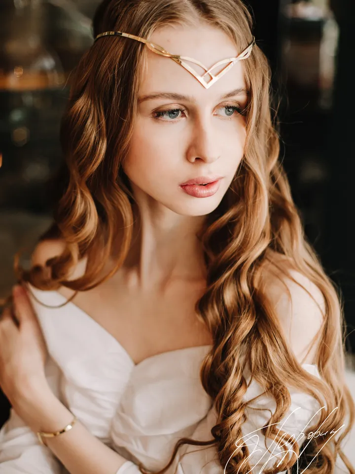 Narrow and light diadem universal accessory, boho and romantic style evening prom tiara, elven jewelry Ancona