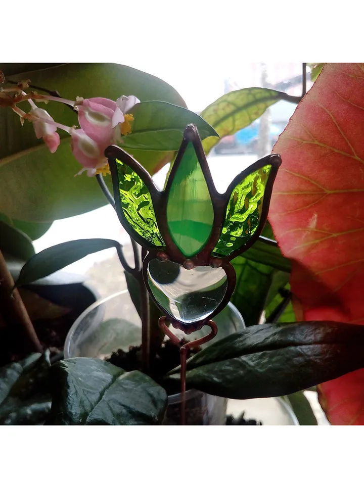 Garden art, Glass flower, lotus, lilie suncatcher, nature Stained glass, Green flower, flower pot pole