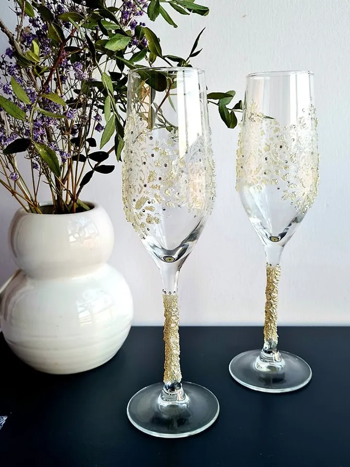 Wedding Flute set Adorned with Unique Pattern and Crystals Art  Elegantce Glass