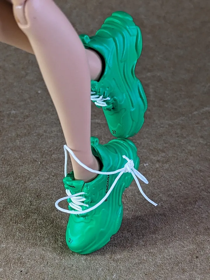 Green sneakers for 11 inch female dolls (MH g1, g2, g3 or EAH)
