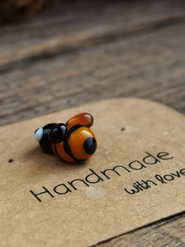 Queen Bee figurine Miniature Bee gifts Honey bee decor Bumble bee gift Terrarium figurines Tiny glass animals Micro bee Small bee Glass bee
