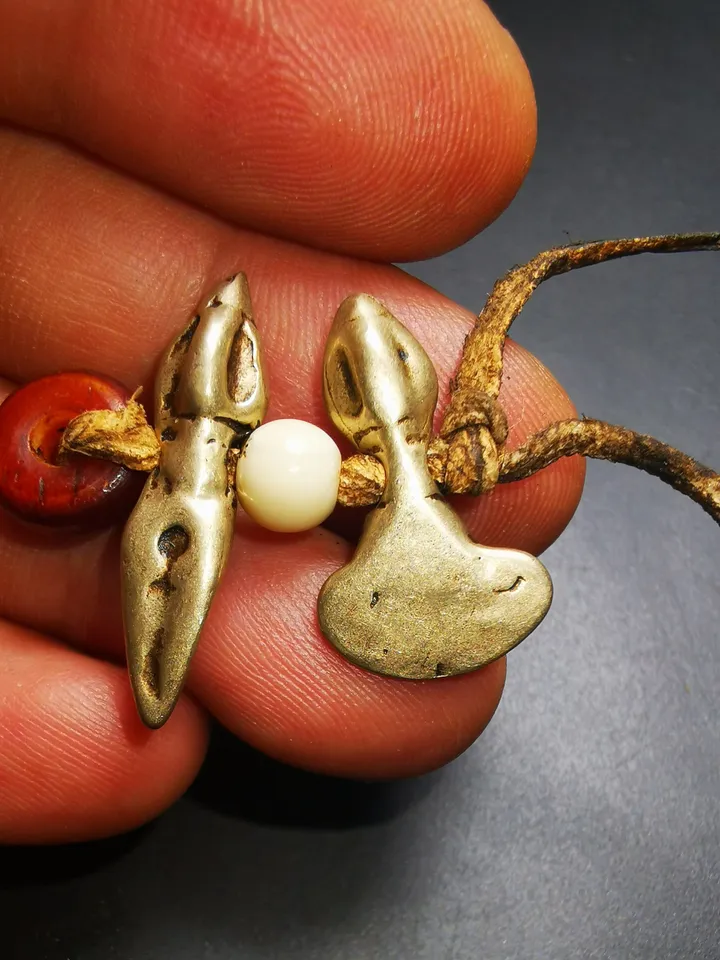Gandhanra Antique Tibetan Amulet,Mini Kartika(knife of the dakinis) and Kila(Dorje Phurba)for Mala, Trantic Buddhism Dharma, 50 Years Old.