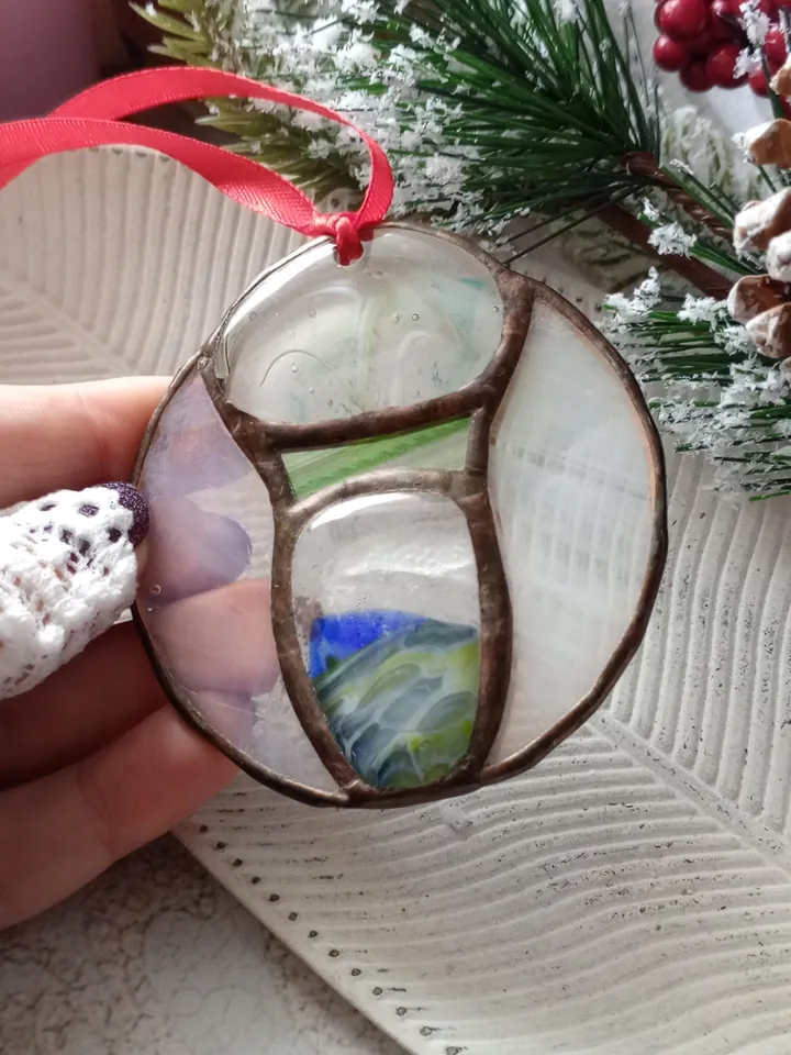 Christmas stainglass suncatchers, simple stained glass decorations, Xmas tree toy