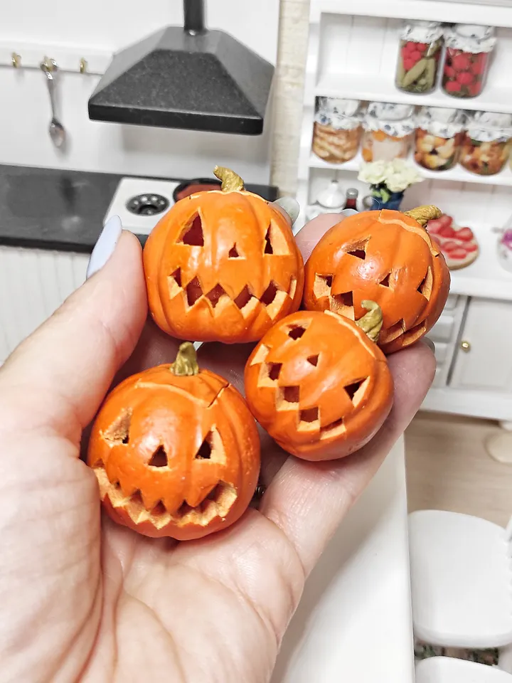 Miniature lantern, pumpkins for dolls, house decor, Halloween pumpkin, gift ideas, pumpkins for dollhouse, miniature