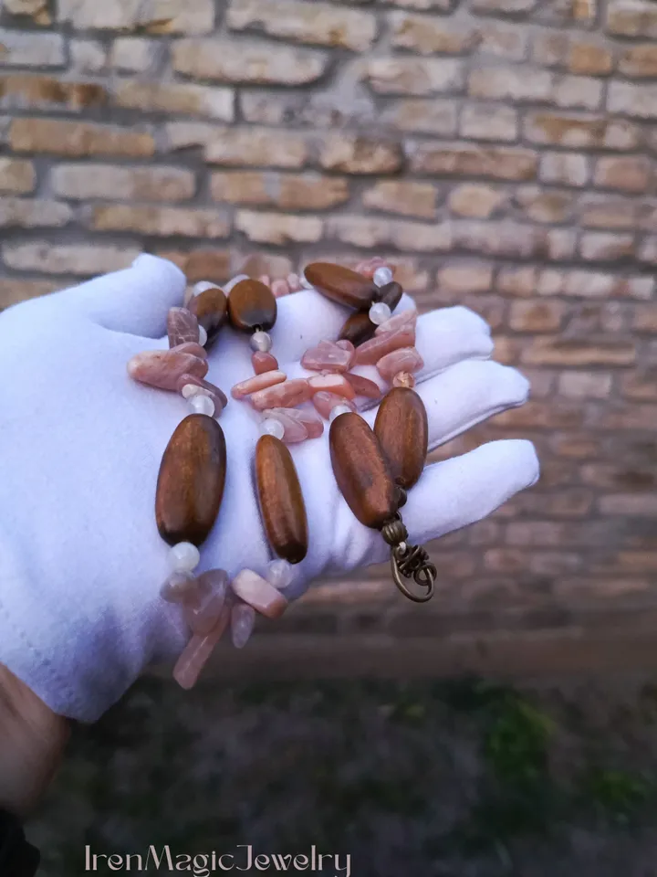 Necklace with Sunstone, Agate and Wood Beads