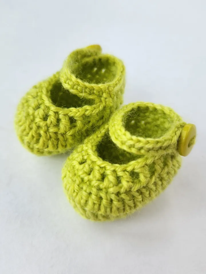 DIY Cardigan, Booties & Hat for a 7 inch (18 cm) Waldorf doll. Bundle of 3 PDF knitting and crochet patterns and tutorials.