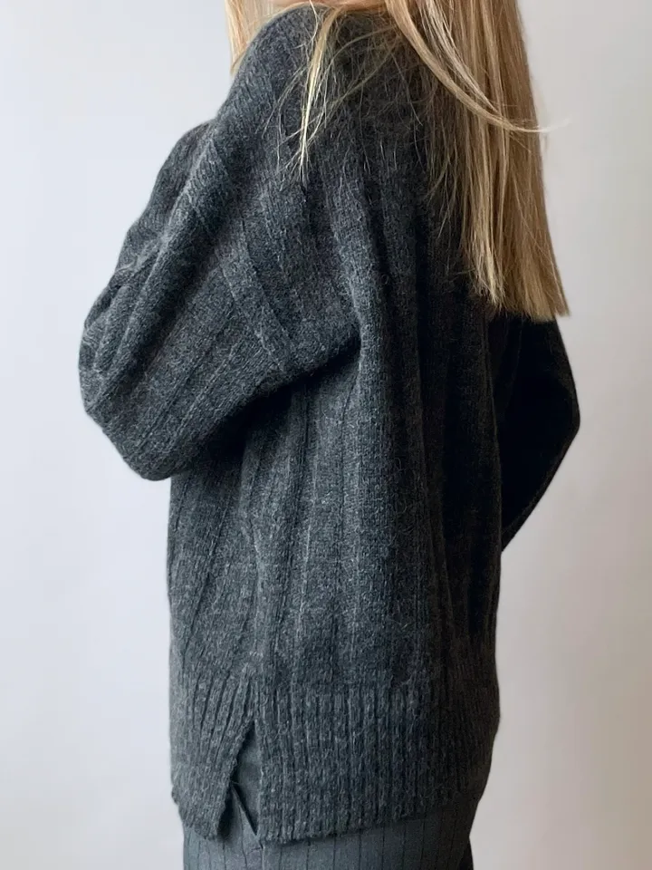 Women's grey alpaca sweater c-neck