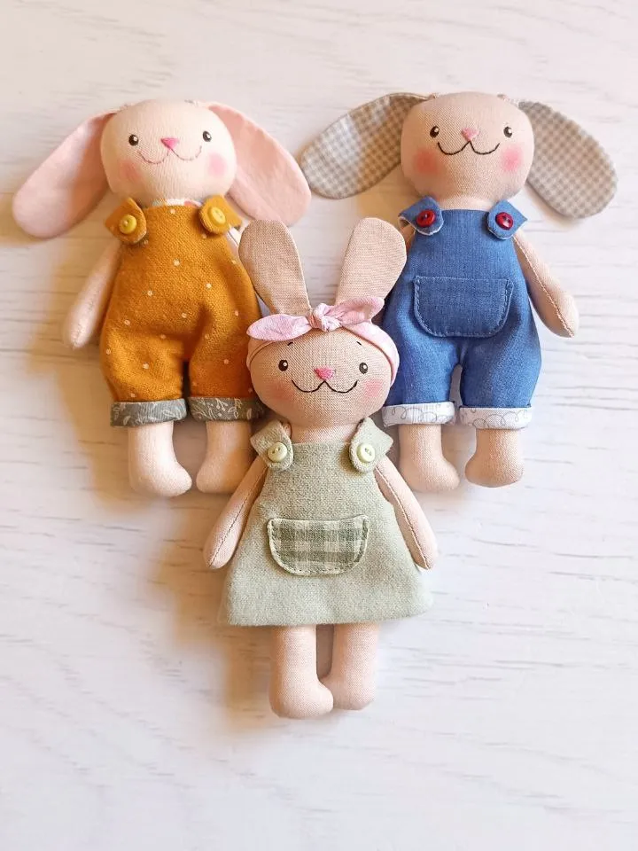 5,5 inch Bunny rag doll Sewing Pattern, Tiny Bunny Pattern, Baby Pocket Bunny Pattern, Easy Pattern, Soft Doll Pattern, Doll Clothes Pattern, Doll Bag Sewing Pattern & Tutorial - DIY Soft Textile Bag Dollhouse for 5,5 inch bunnies , Portable Small Carrot