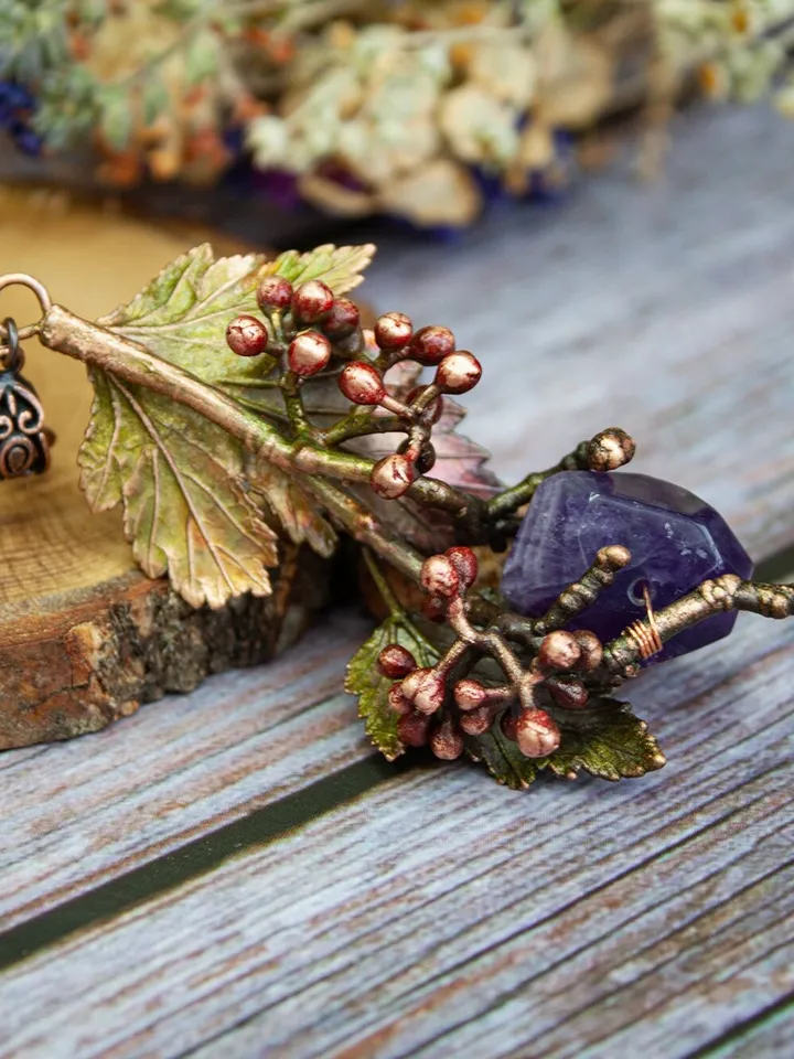 Handmade copper nature leaf necklace with amethyst crystal, handmade jewelry, Gift for her, Electroformed jewellry