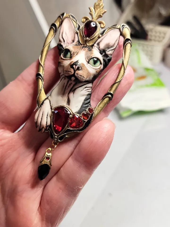Necklaces and brooches with your pets!
