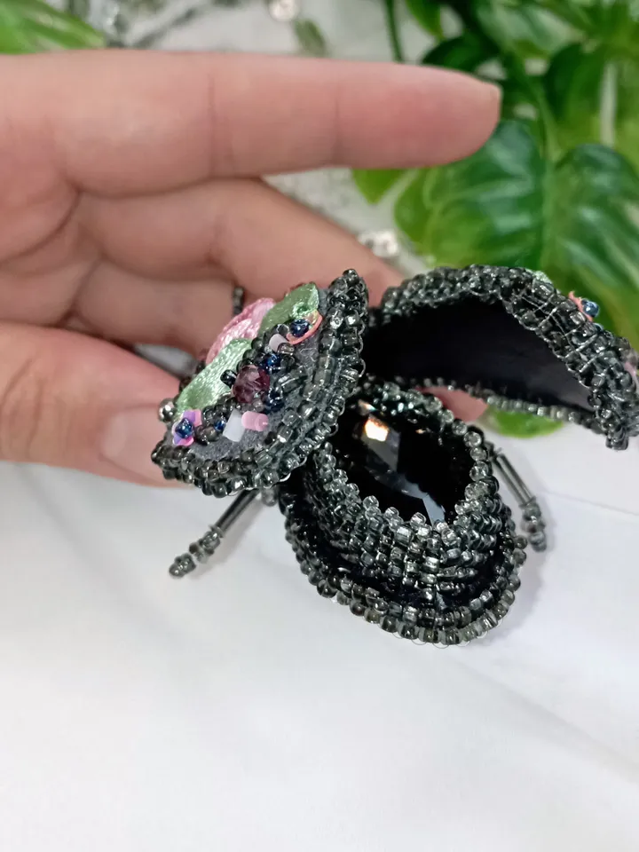 Handmade crystal beetle brooch for women, bug brooch pin, gift for her, insect jewelry, beetles jewelry, gift for mom