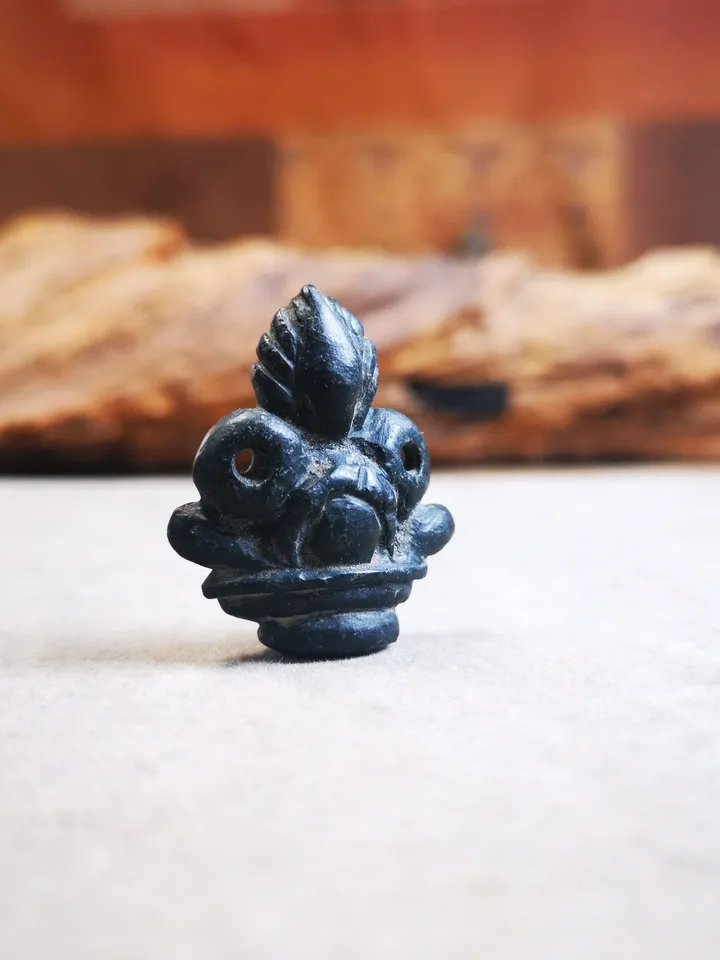 Gandhanra Hand Carved Tibetan Buddhist Amulet Pendant,Mani Jewel/Wish-Fulfilling Cintamani Badge, Nubro,made of Obsidian