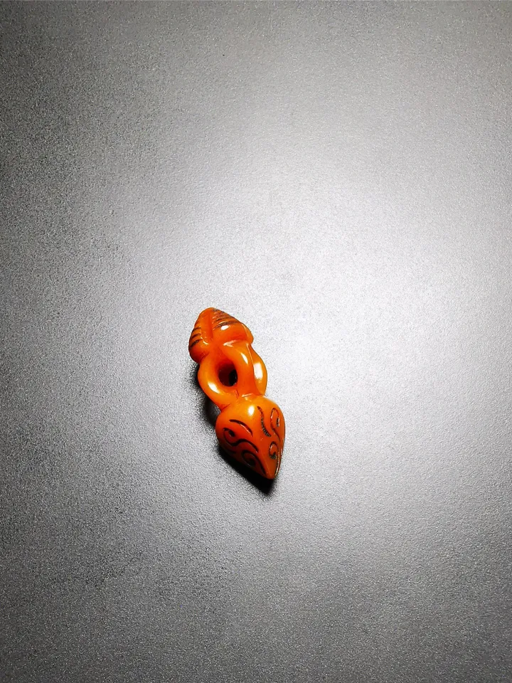 Gandhanra Tibetan Amulet,Yak Bone Carved Stupa Pendant, Hand-carved Phurba Pendant for Prayer Bead/Necklace