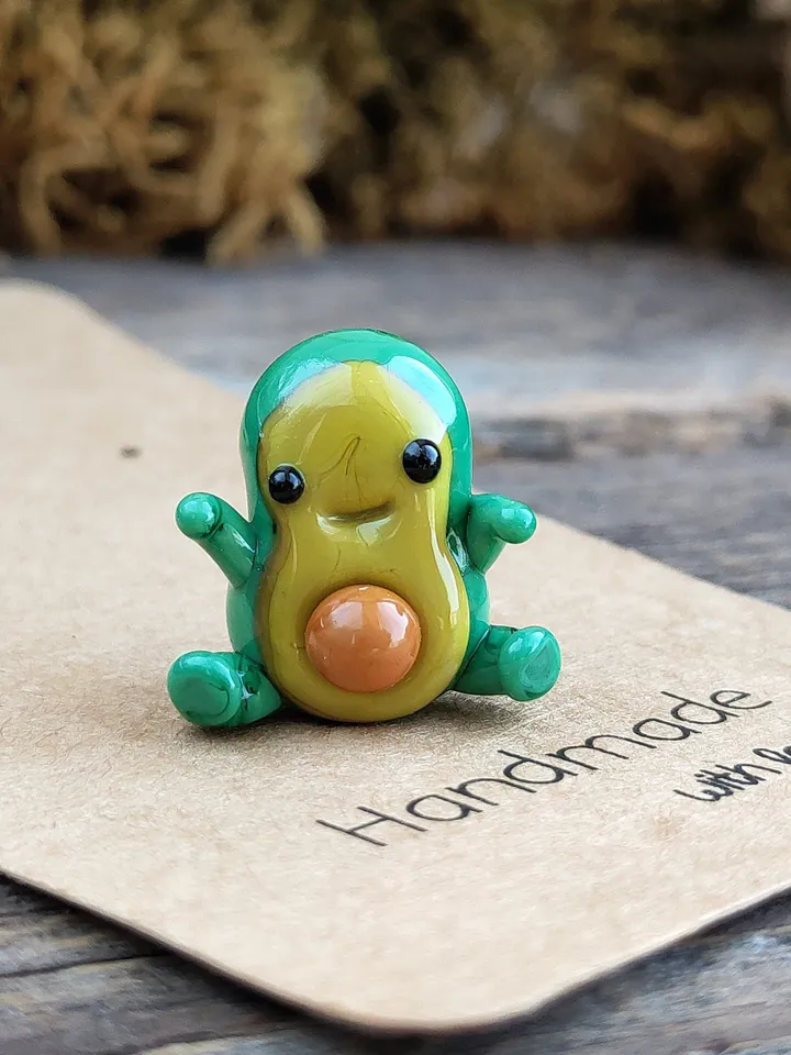 KAWAII AVOCADO figurine Miniature Avocado Glass Avocado beads Vegetable beads Miniature animals Vegatable ornament Decor Glass figurines