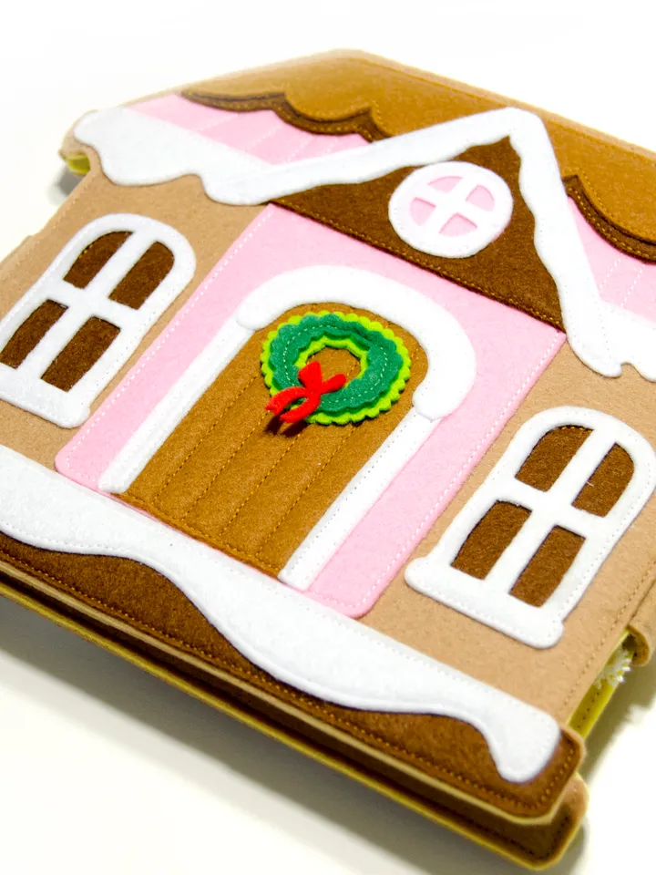 Christmas house with finger puppets. Quiet book
