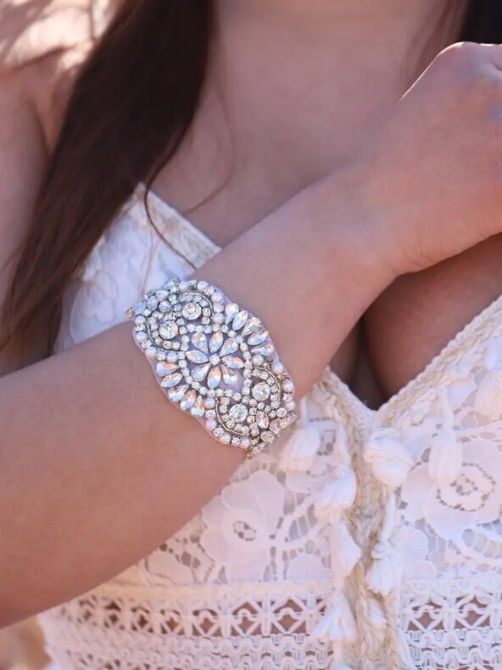Gold Wedding Bracelet, Vintage Bridal Cuff Bracelet, Swarovski Crystal Wedding Cuff Bracelet, Flower Wedding bracelet, Boho Bridal Jewelry