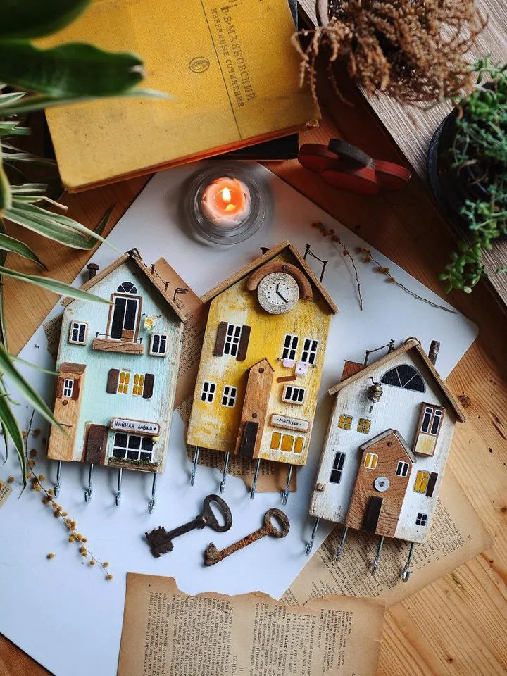 House wood keyholder, driftwoodart, handmade housekeeper, small yellow houses