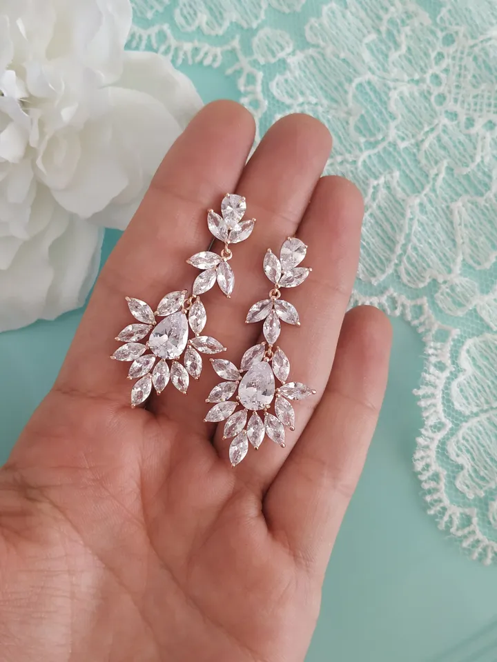 Swarovski Crystal Wedding Earrings Rose Gold Wedding Jewellery Gold Chandelier Earrings Art Deco CZ Wedding Earrings Vintage Bridal Earrings