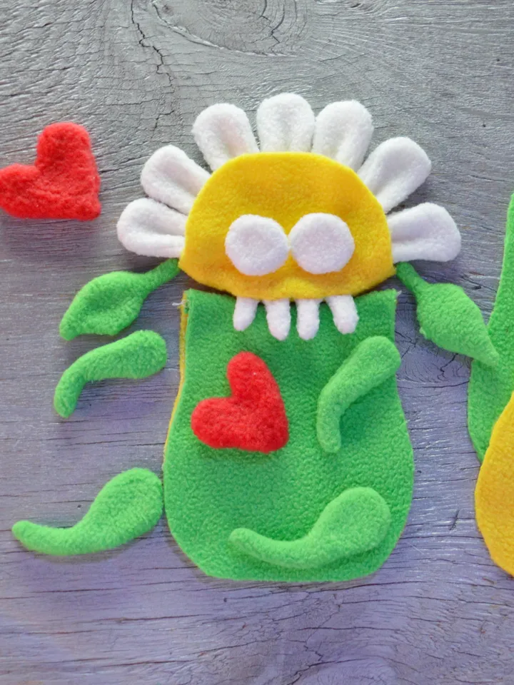 PDF Plush Toy Pattern – Fleece Flower Softie “Daisy”