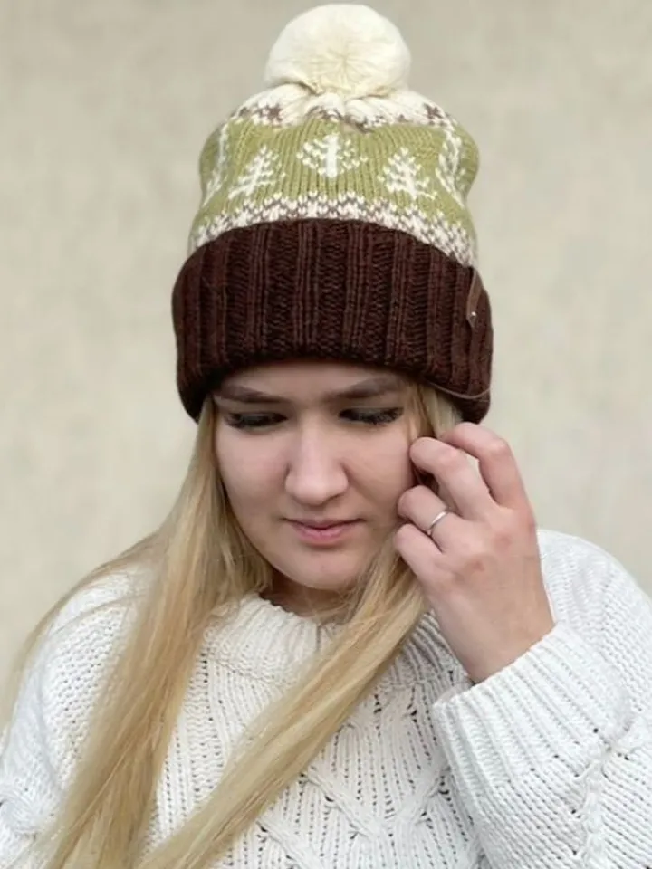 Warm pompom hat