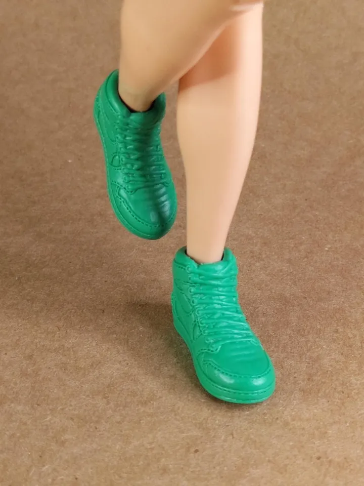 Classic green high top sneakers for 1/6 scale male dolls