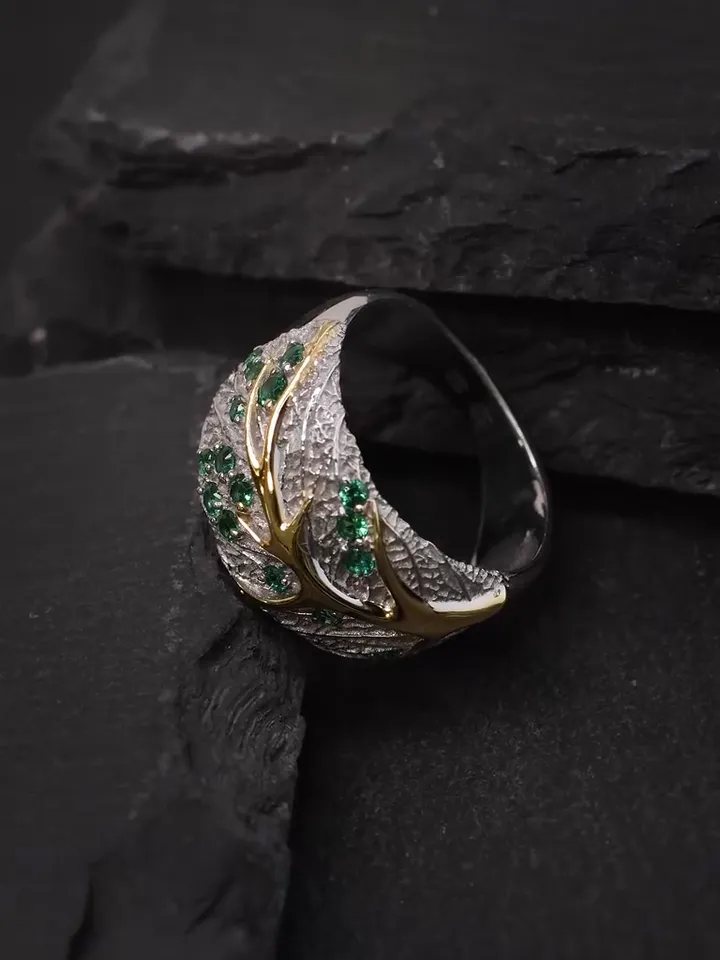 Silver 925 ring for women with green emerald stones