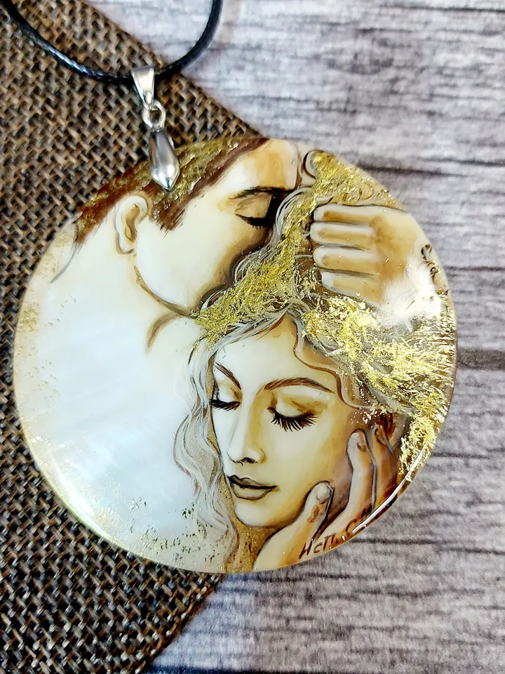 Pearl pendant necklace: Couple in passion love • Elegant handmade jewelry for girlfriend • Delicate hand painted pendant for girl in love