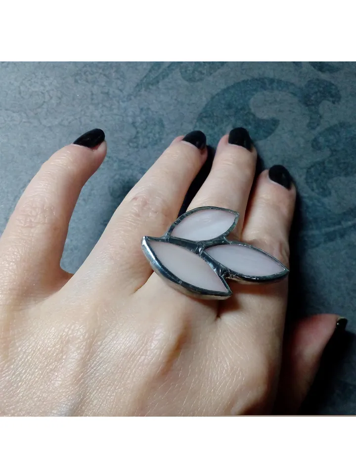 Glass spike ring, Floral ring, Stained glass ring, botanical ring, Leaf branch ring, Elven ring