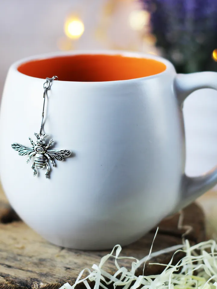 Honey bee tea ball infuser for herbal tea, Tea infuser charm bee, Tea Strainer bee pendant, loose leaf tea lover gift