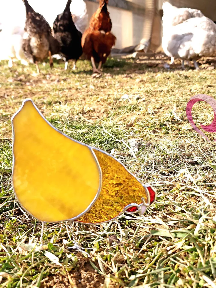 Stained Glass Chicken Suncatcher Farmhouse Hen Decor Perfect Gift for Chicken Lovers Glass Pecking Chicken Hen