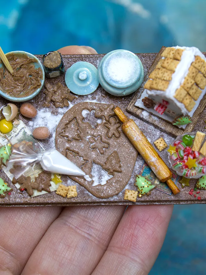 MINIATURE gingerbread house kit on a board 2