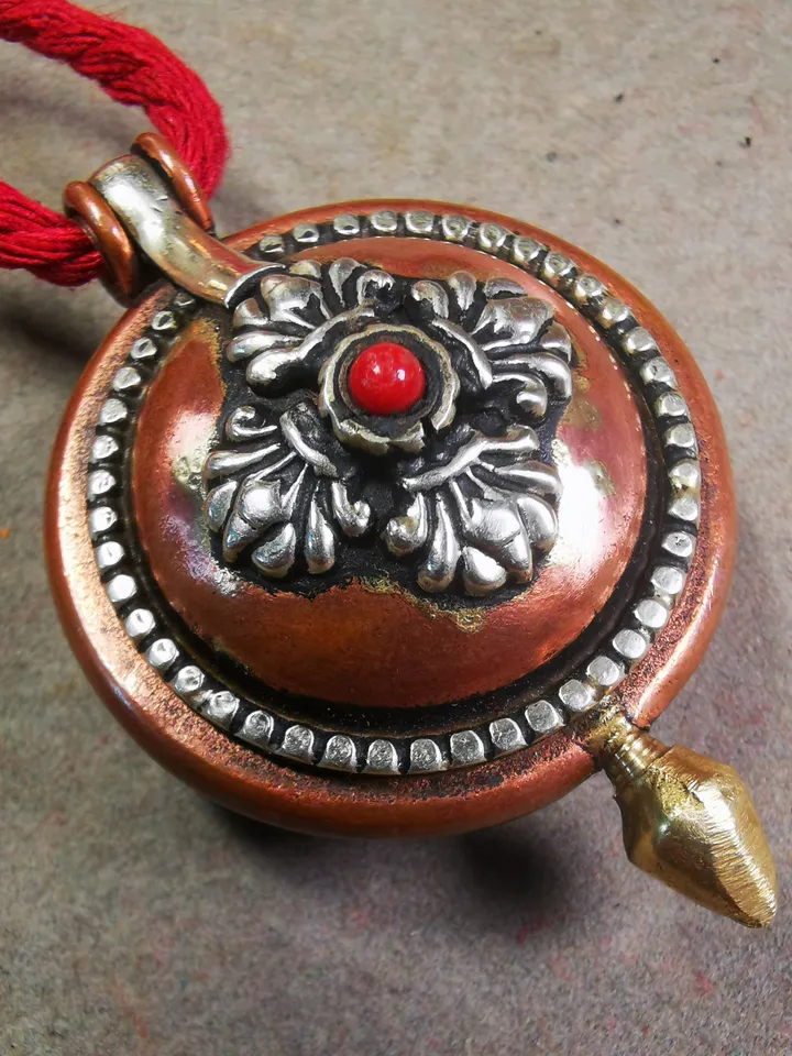 Gandhanra Acient Gau Ghau Shrine, Unique Round Tibetan Buddhist Altar Amulet Pendant