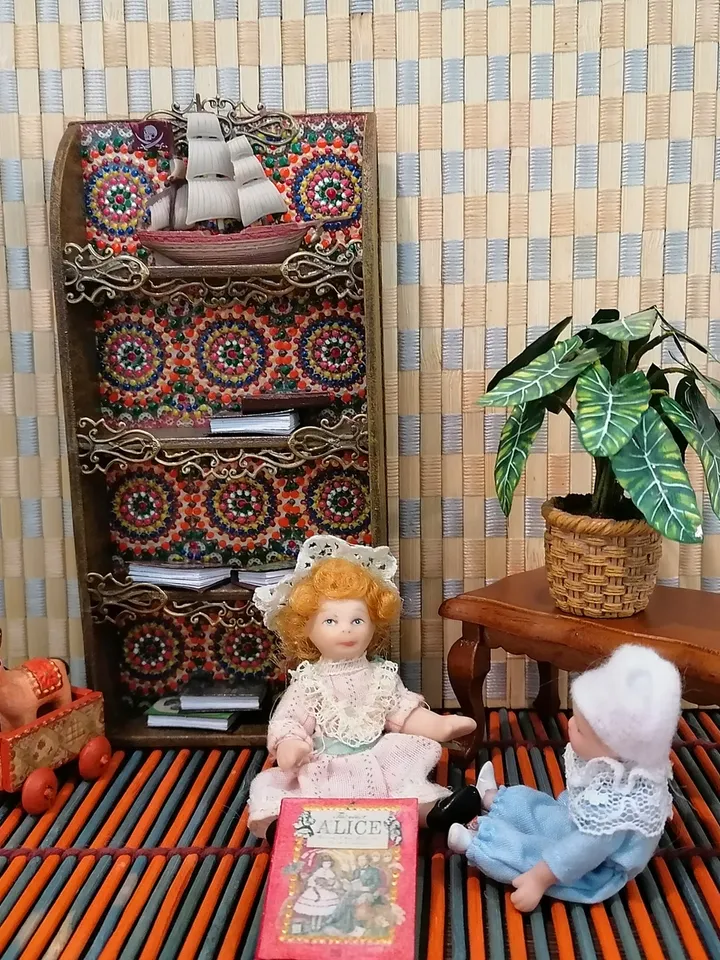 Bookcase for dollhouse handmade.1:12 scale.