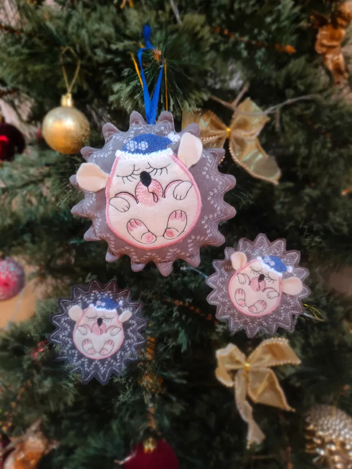 machine embroidery design Winter Hedgehog. ITH Project