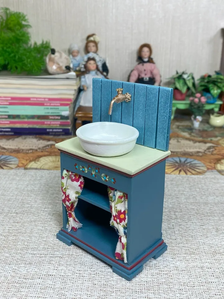 Kitchen furniture for a dollhouse. 1:12. Furniture for dolls. Doll miniature.