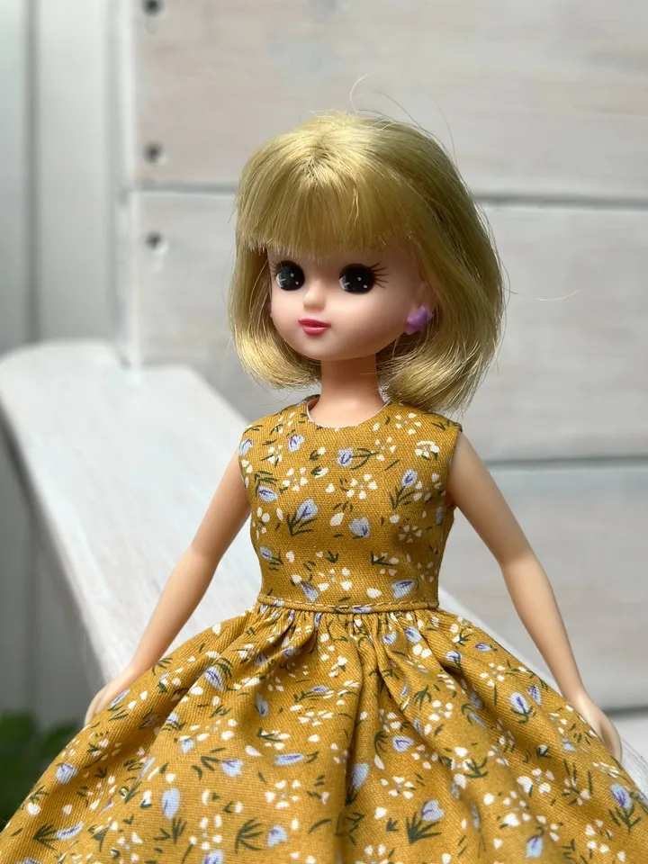Tiny Charmer dress pattern for Licca and Blythe dolls.