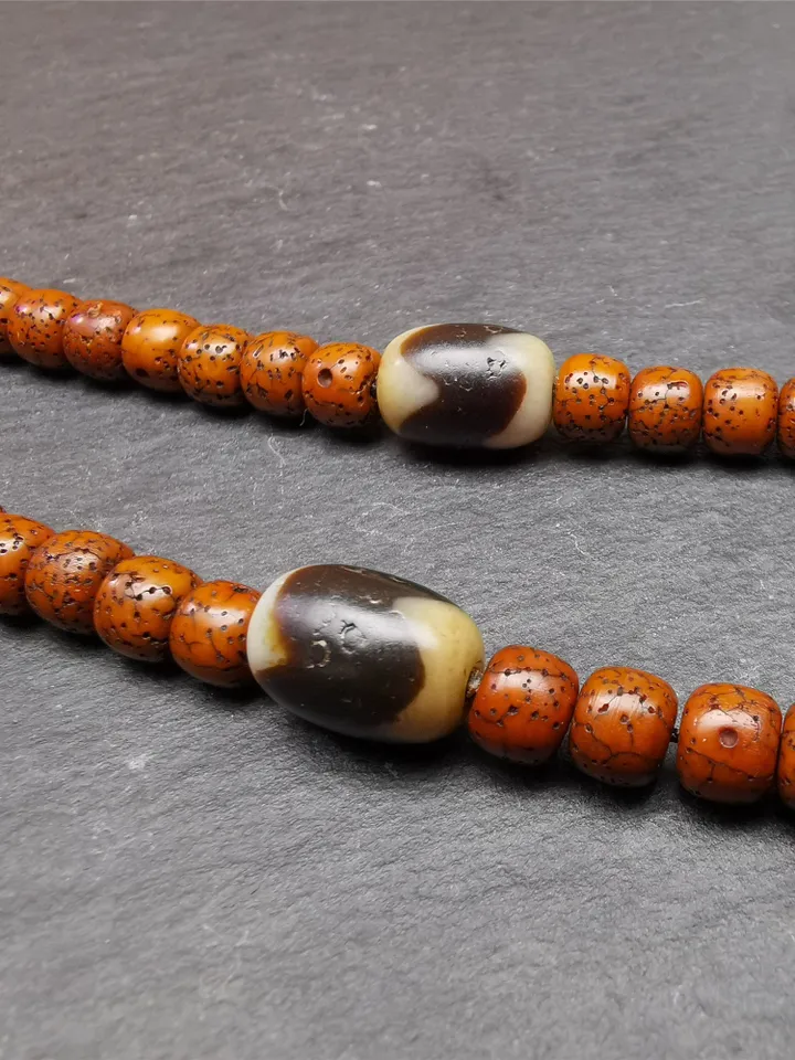 Gandhanra TibetanTiger Tooth Dzi Bead Accessories,Dzi Spacer Beads,Marker Beads for Mala,Necklace,amulet,0.4&quot; × 0.54&quot;