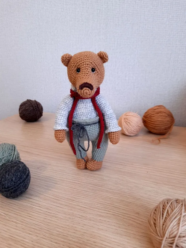 Amigurumi Teddy Bear ccrochet pattern. Vintage amigurumi teddy bear in clothes crochet pattern