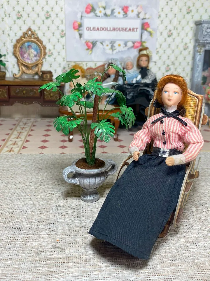 Houseplant in a floor planter for a 1:12 scale dollhouse. Miniature dollhouse. Handmade. Plant for a doll.