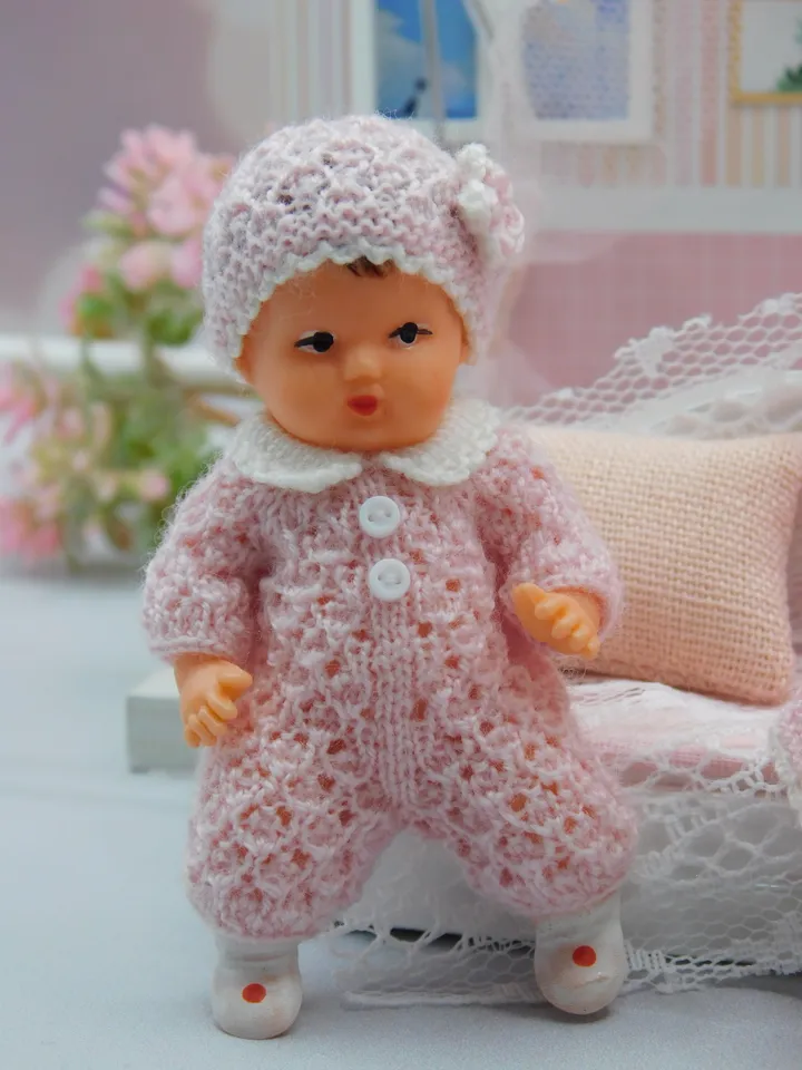 Miniature clothing set for small vintage german Ari doll