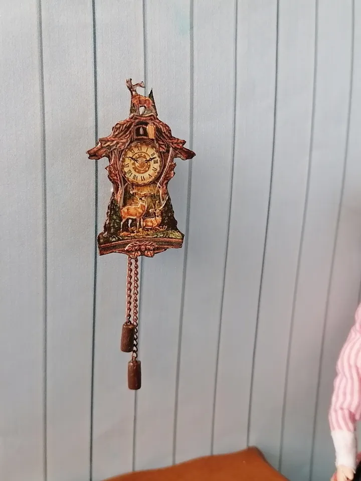 Dollhouse clock. Scale 1:12
