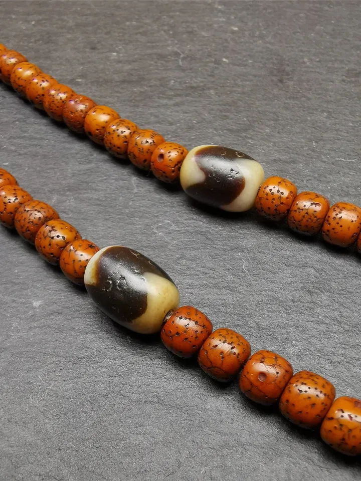 Gandhanra TibetanTiger Tooth Dzi Bead Accessories,Dzi Spacer Beads,Marker Beads for Mala,Necklace,amulet,0.4&quot; × 0.54&quot;