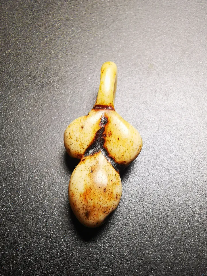 Gandhanra Tibetan Bone Carved Nubro Amulet,Mani Jewel/Wish-Fulfilling Cintamani, Pendant for Mala,Prayer Beads Accessories