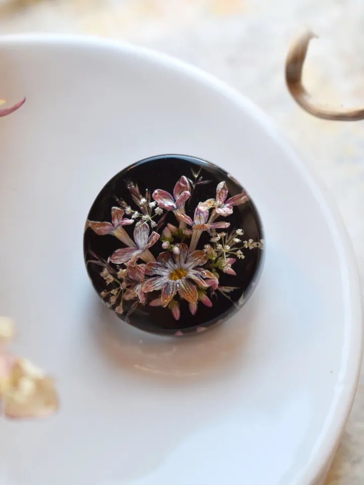 Real Flower Brooch. Brooch with lilac in resin. Summer Brooch.
