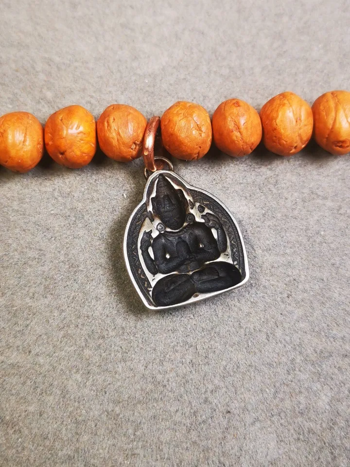 Gandhanra Handmade Tibetan Mala Pendant,Small Chenrezig Amulet for Prayer Beads,Bag Hanging,0.87&quot; × 0.67&quot;