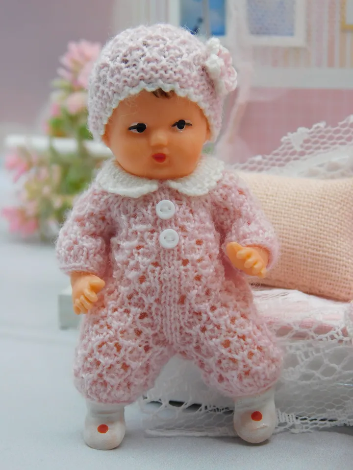 Miniature clothing set for small vintage german Ari doll