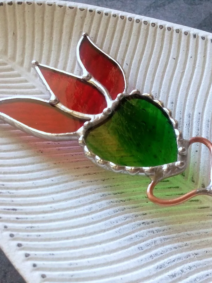 Garden art, Glass flower, Red flower, nature stained glass, Plant pot glass stake, Stain glass plant flower, Lotus stick